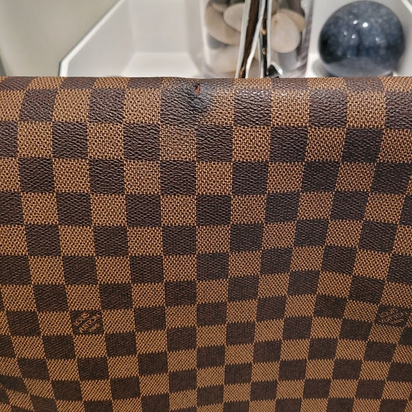 LOUIS VUITTON DAMIER EBENE BASTILLE MESSENGER BAG - Picture 9 of 11